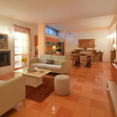 6 Bedroom Amazing In Feriehus Rom