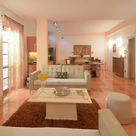 Vakantiehuis 6 Bedroom Awesome In