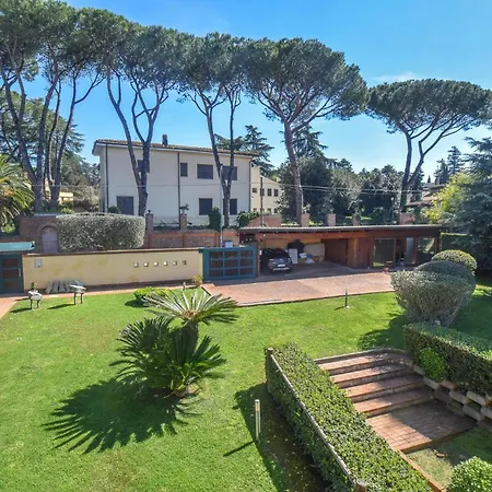 Сasa de vacaciones 6 Bedroom Awesome In *