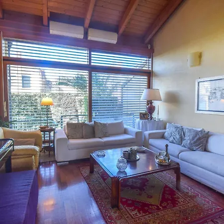 Vakantiehuis 6 Bedroom Awesome In Rome