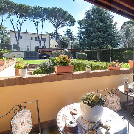 Vakantiehuis 6 Bedroom Awesome In Rome