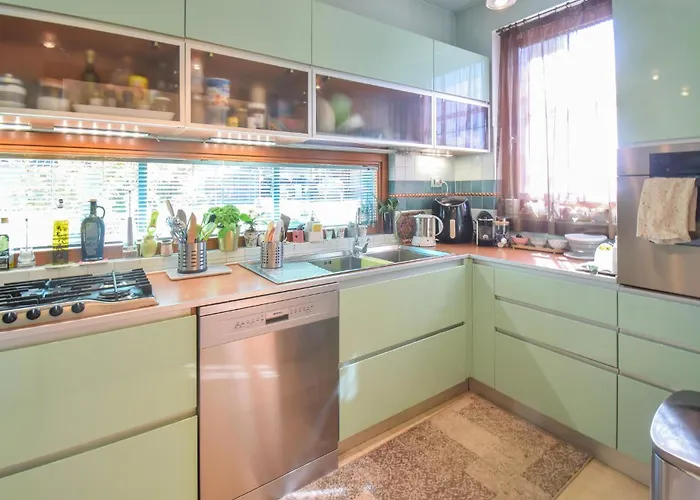 6 Bedroom Amazing In