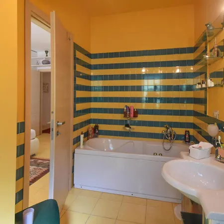 6 Bedroom Awesome In * רומא